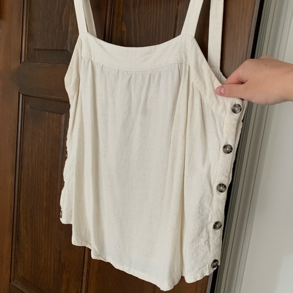 Universal Thread Side Button Tank - Picture 2 of 3